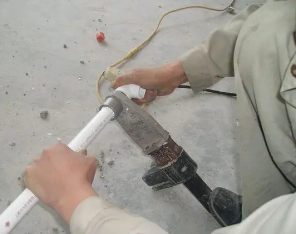 哈尔滨漏水维修电话